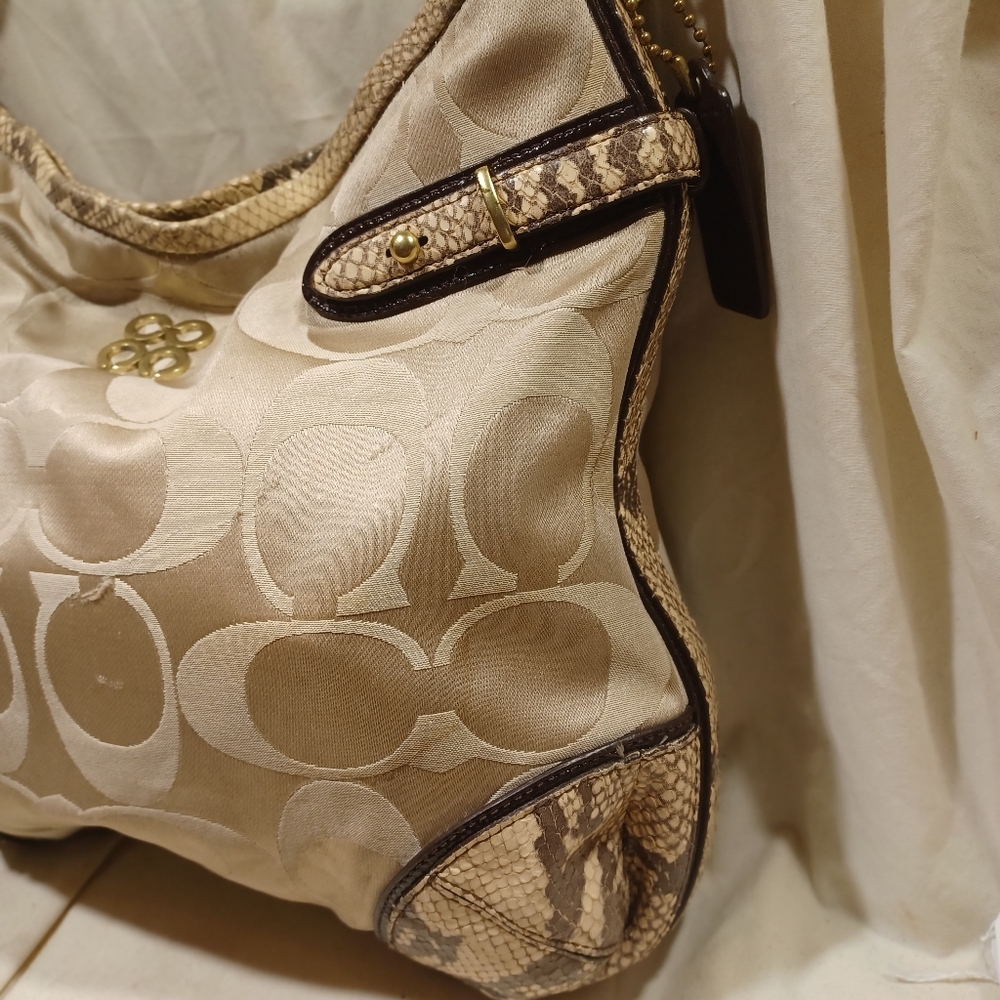 Coach sateen hobo - Picture 4 of 14